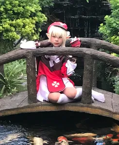 :>